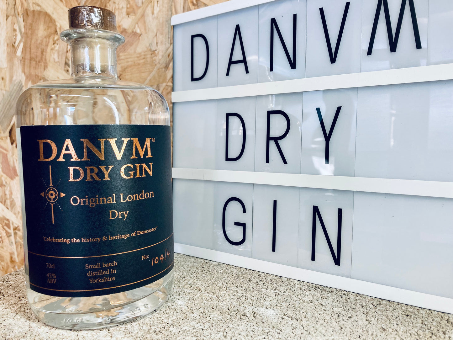Danvm Dry Gin - Original London Dry 70cl