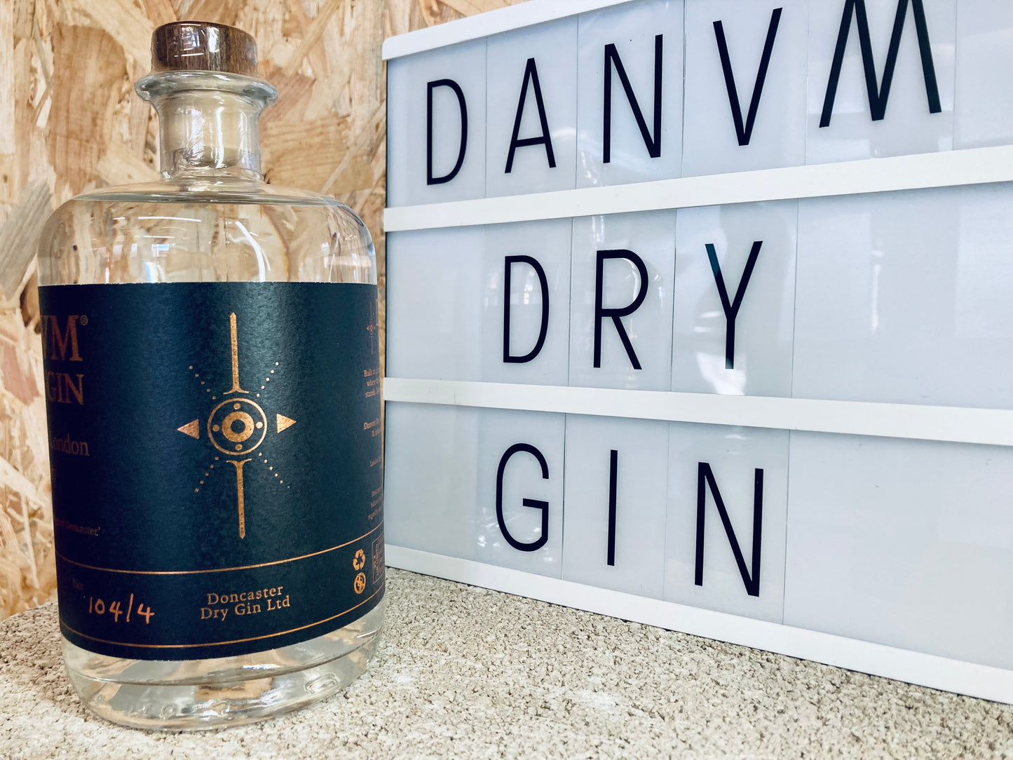 Danvm Dry Gin - Original London Dry 70cl