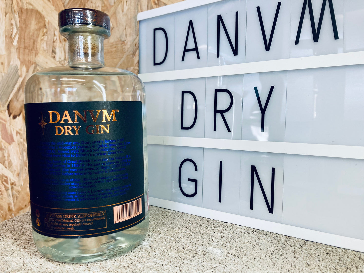Danvm Dry Gin - Vulcan XH558 Blue Steel Edition 70cl (click VTSST online store)