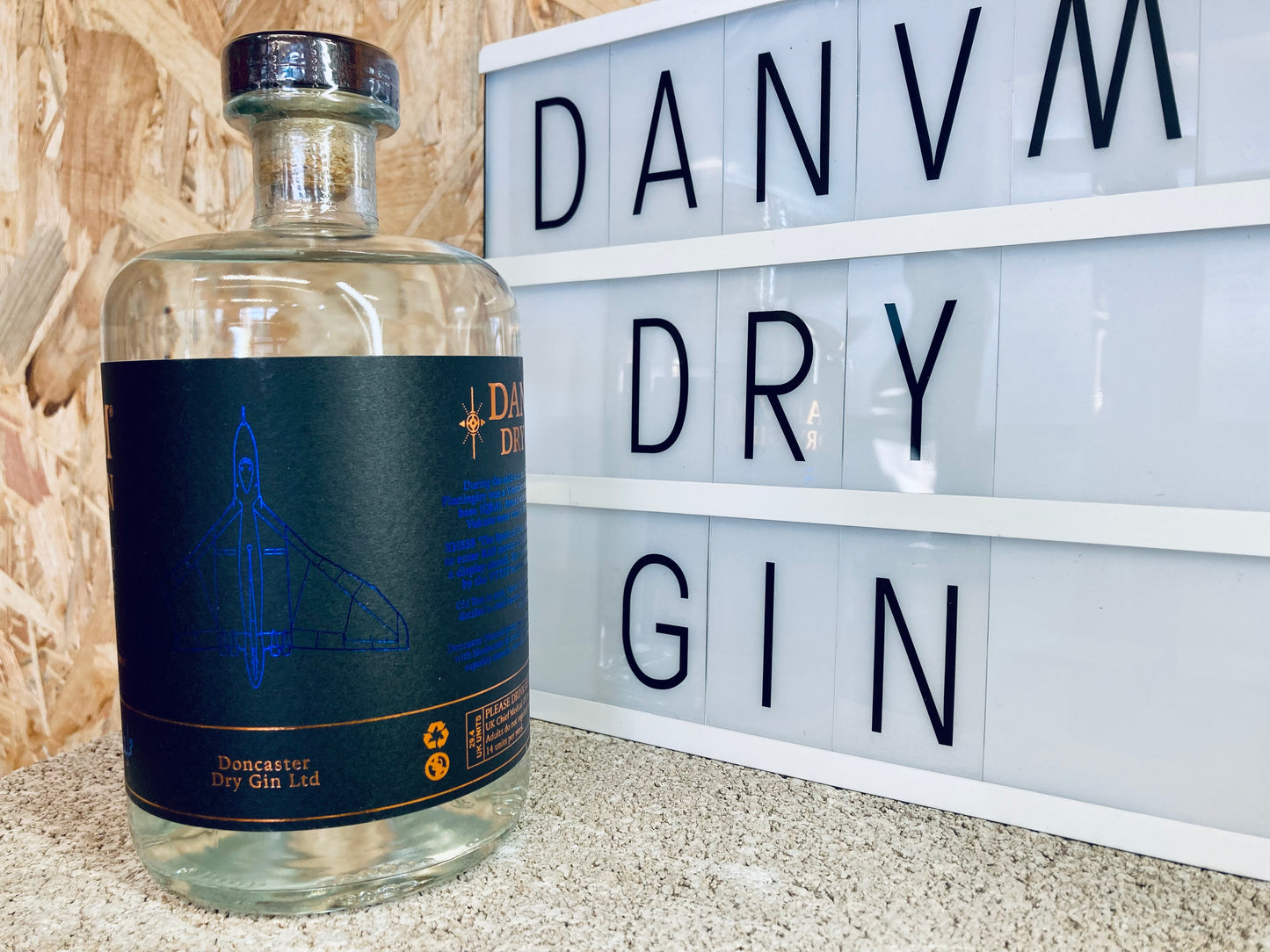 Danvm Dry Gin - Vulcan XH558 Blue Steel Edition 70cl (click VTSST online store)