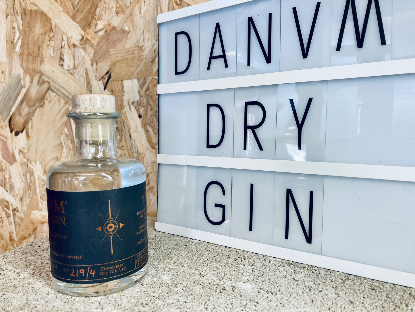 Danvm Dry Gin - Original London Dry 20cl